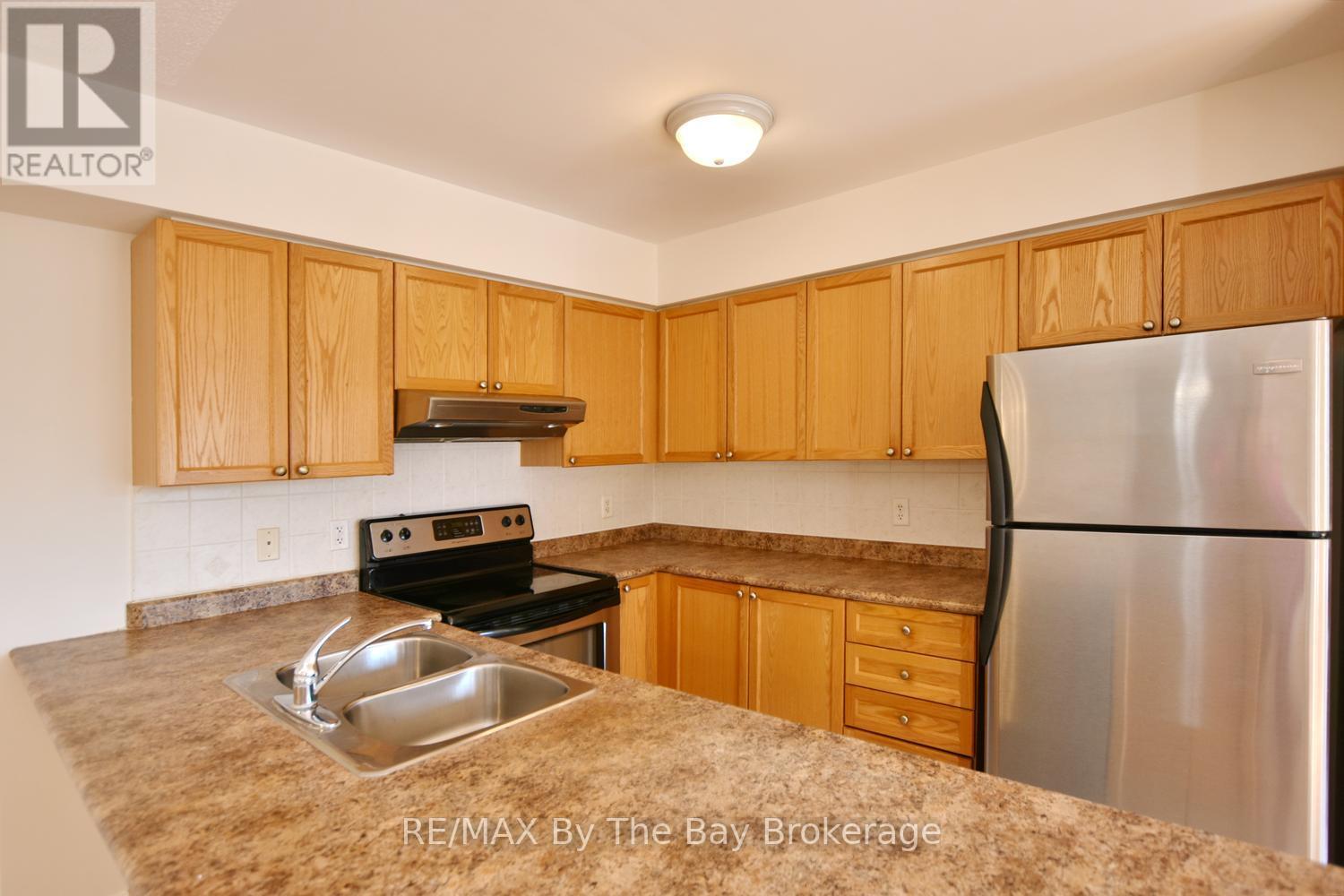 208 - 40 Mulligan Lane Property Photo 23