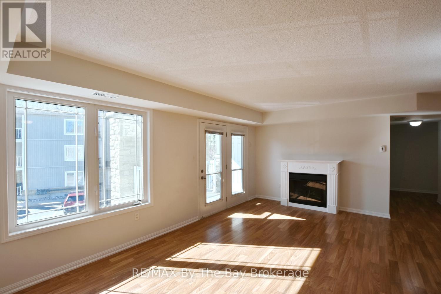 208 - 40 Mulligan Lane Property Photo 24