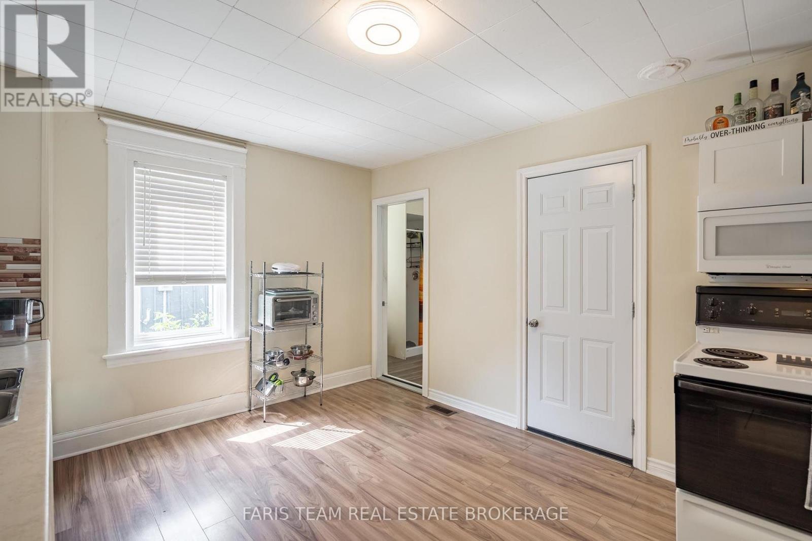 275 Gill Street Property Photo 8