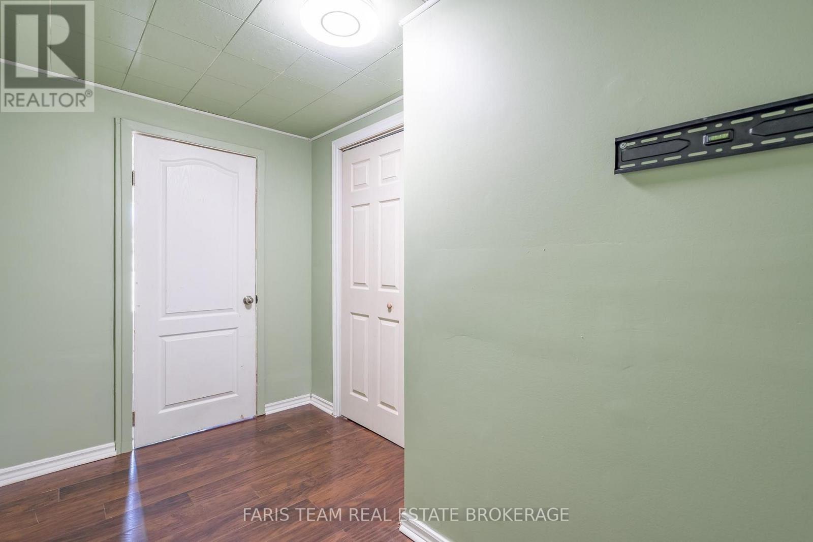 275 Gill Street Property Photo 14