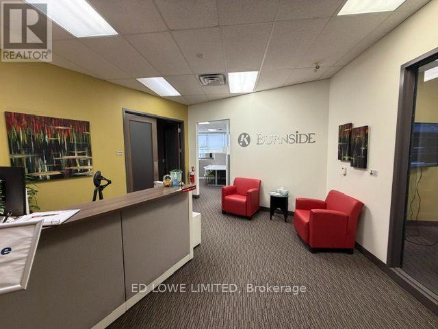 301/304 - 128 Wellington Street W Property Photo 5