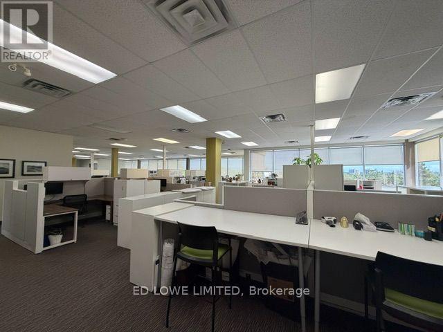 301/304 - 128 Wellington Street W Property Photo 15