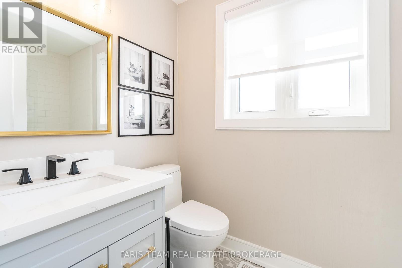 993 Whitney Crescent Property Photo 19