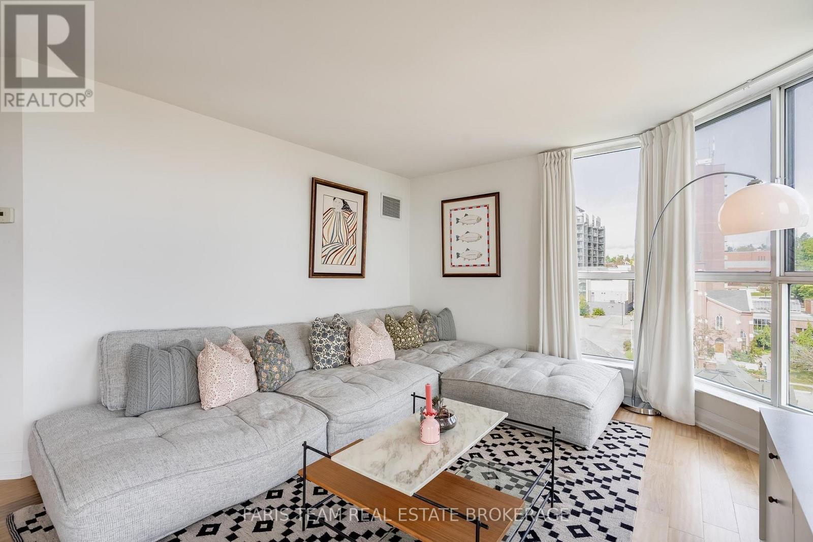 1011 - 150 Dunlop Street E Property Photo 11