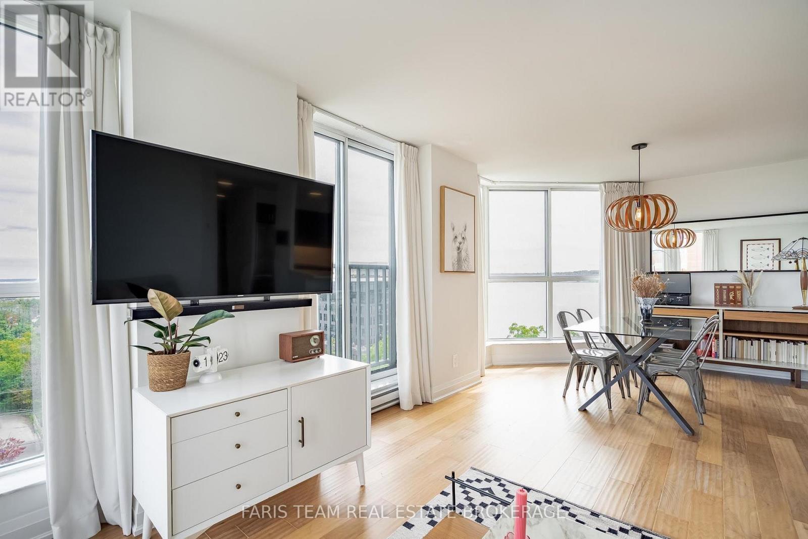 1011 - 150 Dunlop Street E Property Photo 12