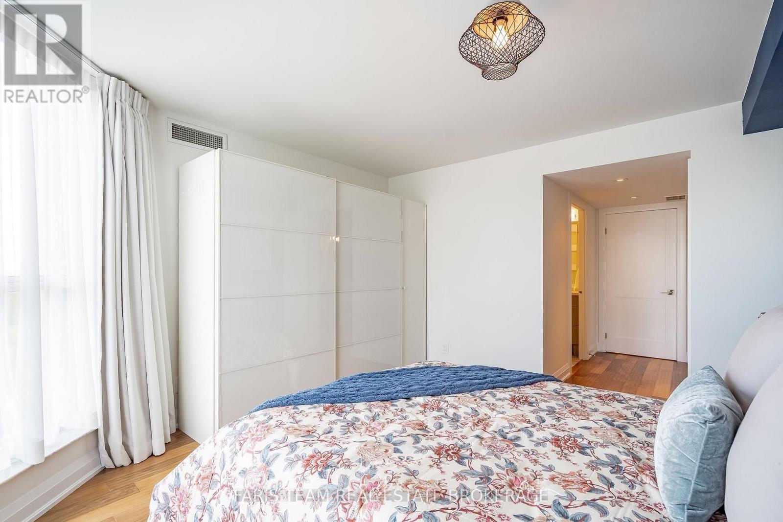 1011 - 150 Dunlop Street E Property Photo 15