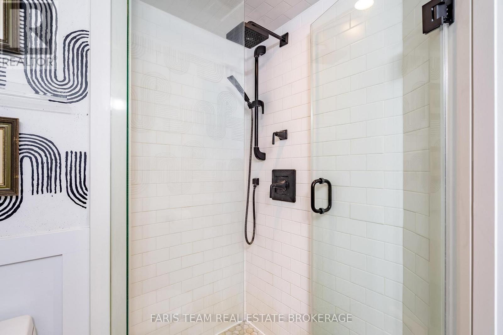 1011 - 150 Dunlop Street E Property Photo 20
