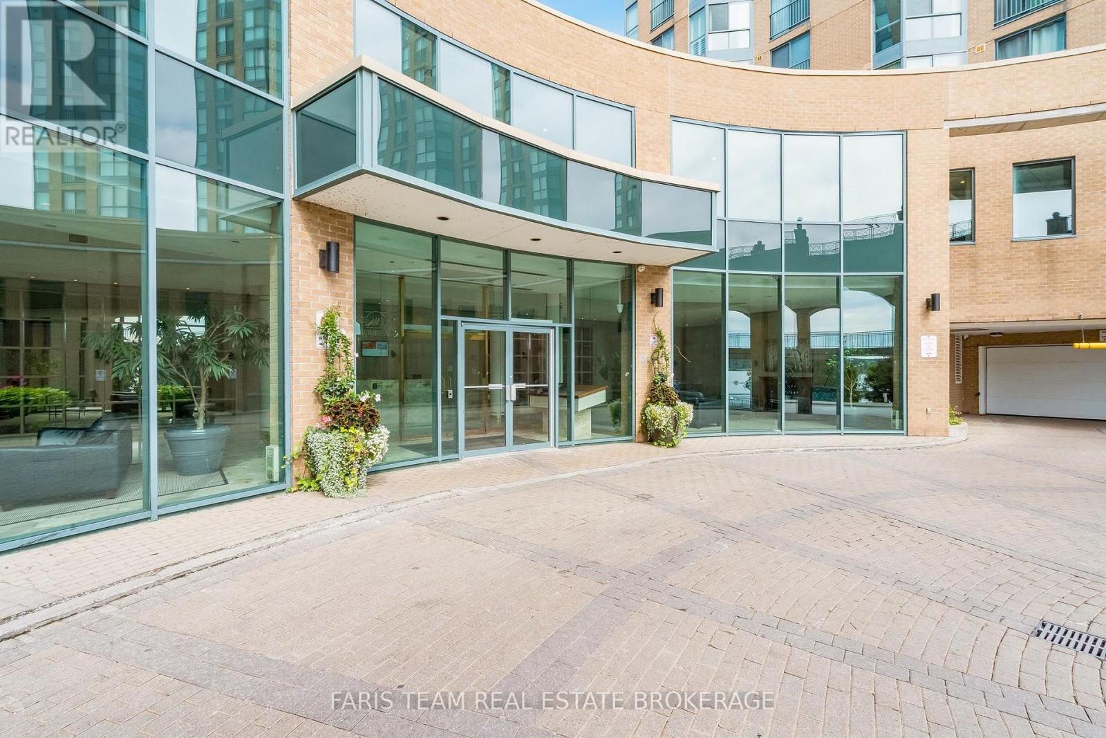 1011 - 150 Dunlop Street E Property Photo 22