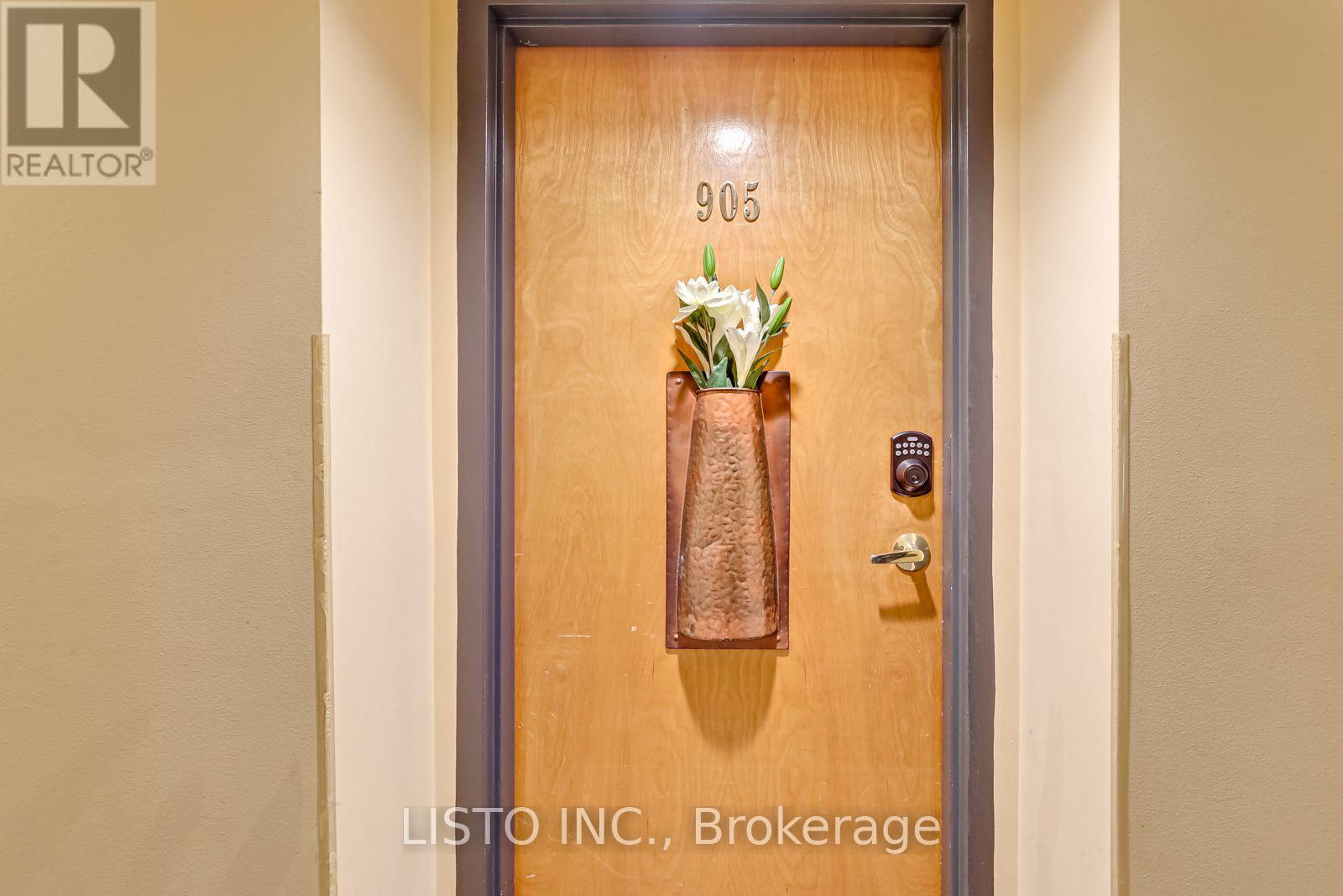 905 - 24 Ramblings Way Property Photo 6