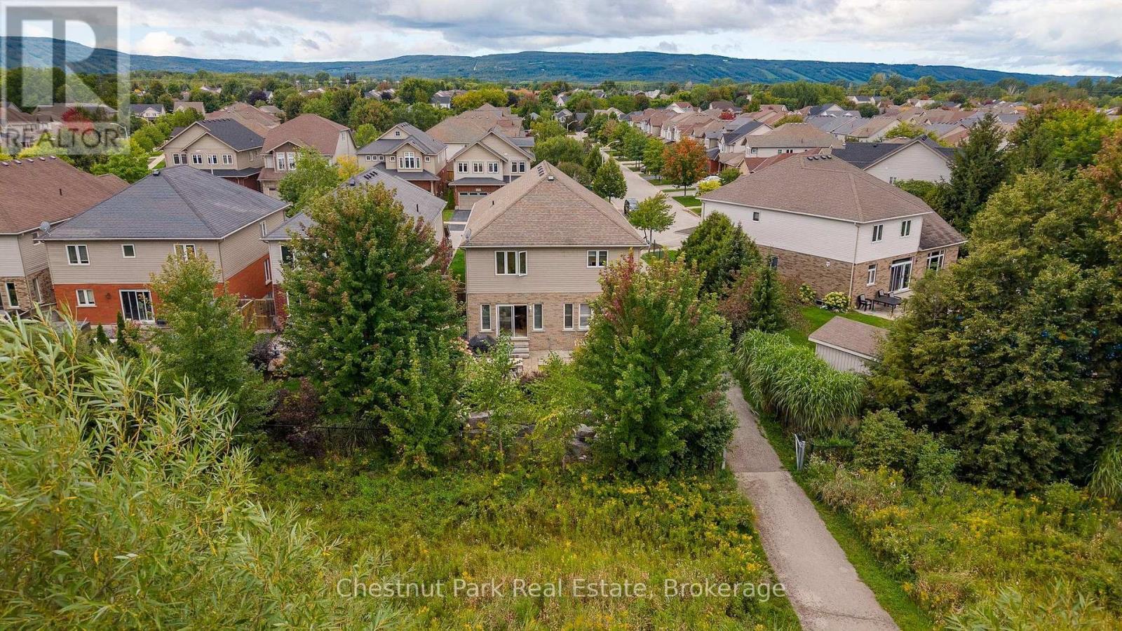 35 Kayla Crescent Property Photo 3