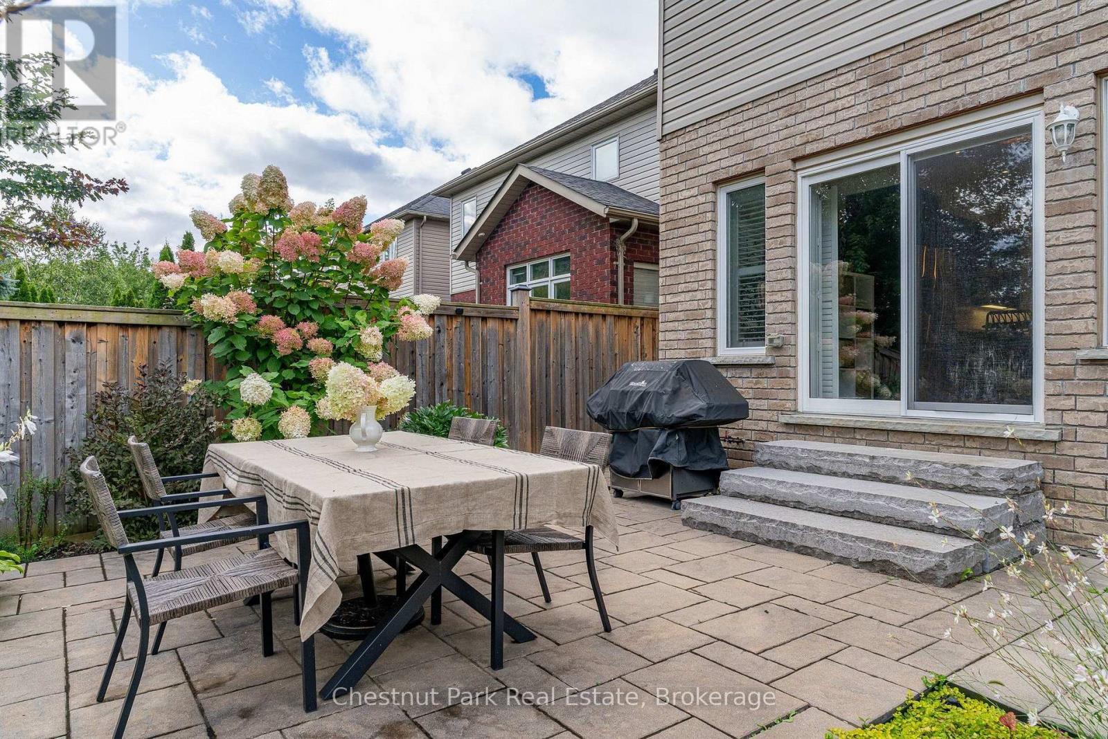 35 Kayla Crescent Property Photo 8