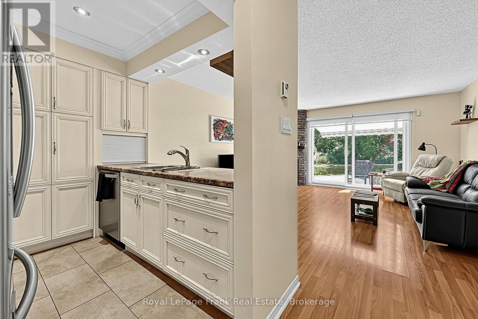# 21 - 21 Laguna Parkway Property Photo 7