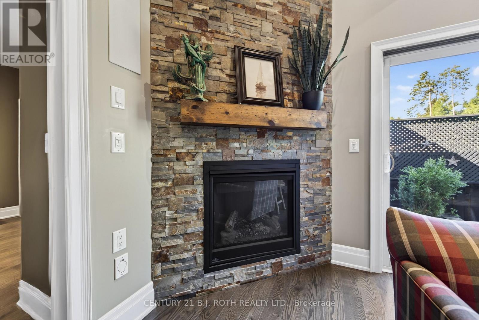 3306 Summerhill Way Property Photo 18