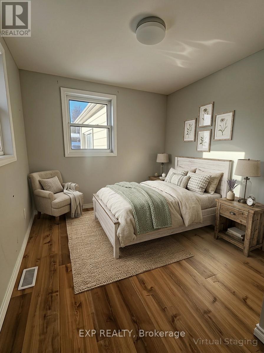71 Lakeshore Road E Property Photo 6