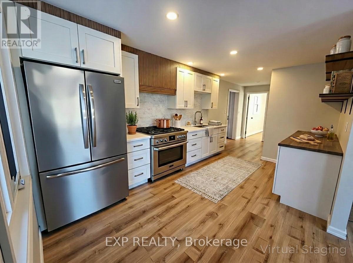 71 Lakeshore Road E Property Photo 7