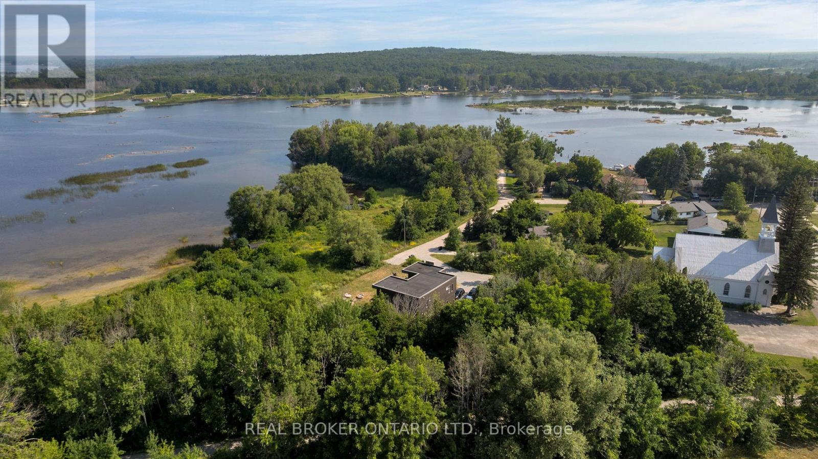 Hemlock Avenue Property Photo 10