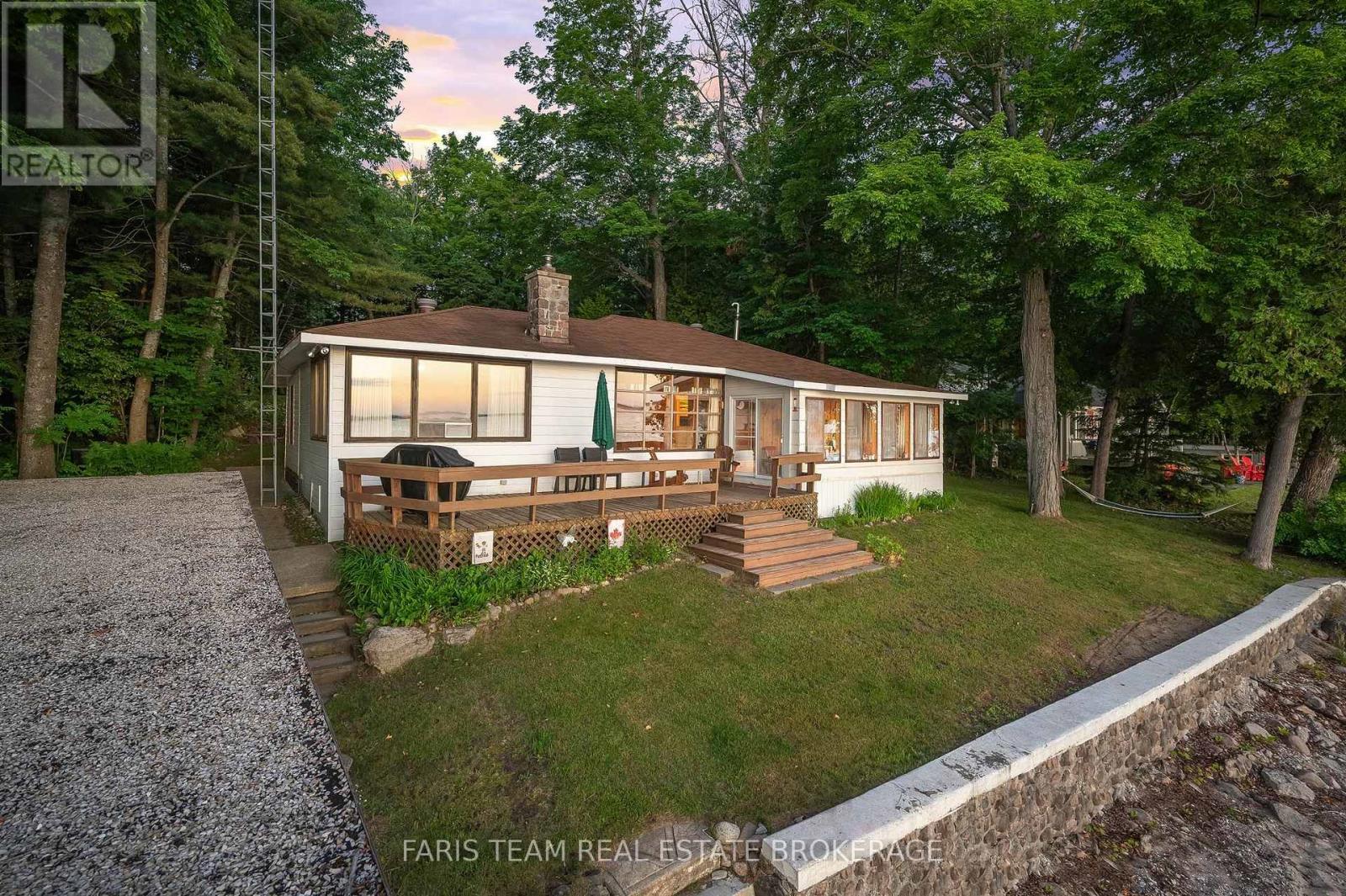 1697 Champlain Road Property Photo 2