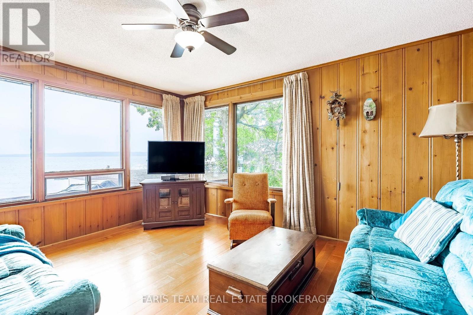 1697 Champlain Road Property Photo 8