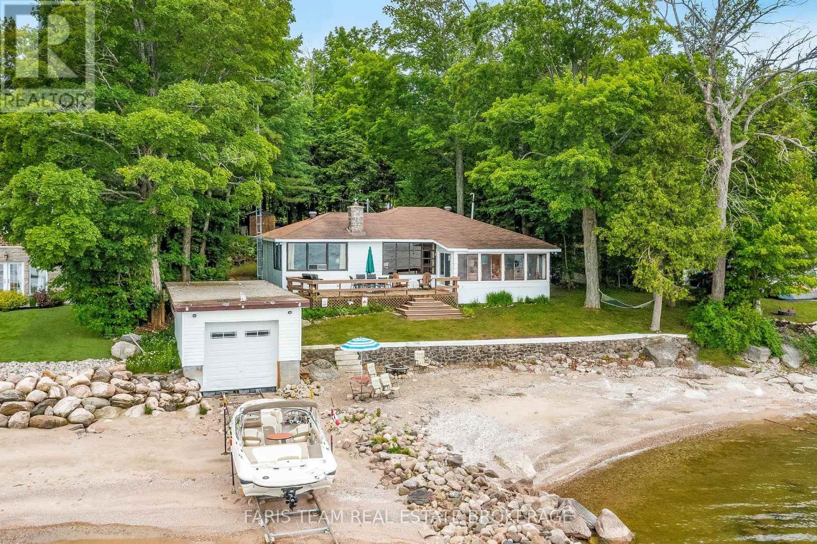 1697 Champlain Road Property Photo 23