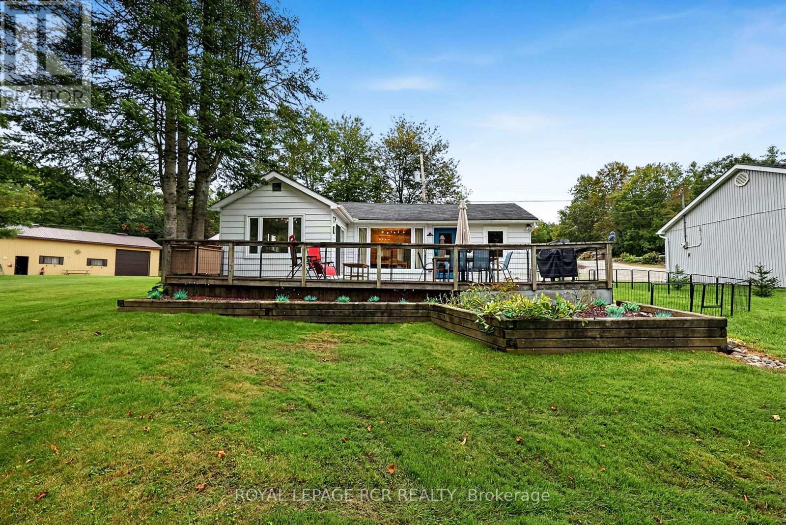 3004 Moynes Road Property Photo 1