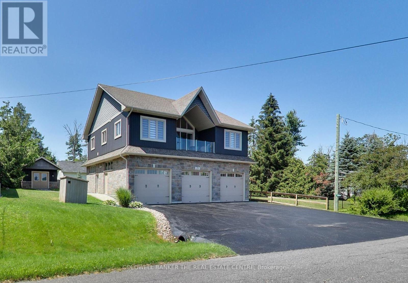 224 Lakeshore Road E Property Photo 1