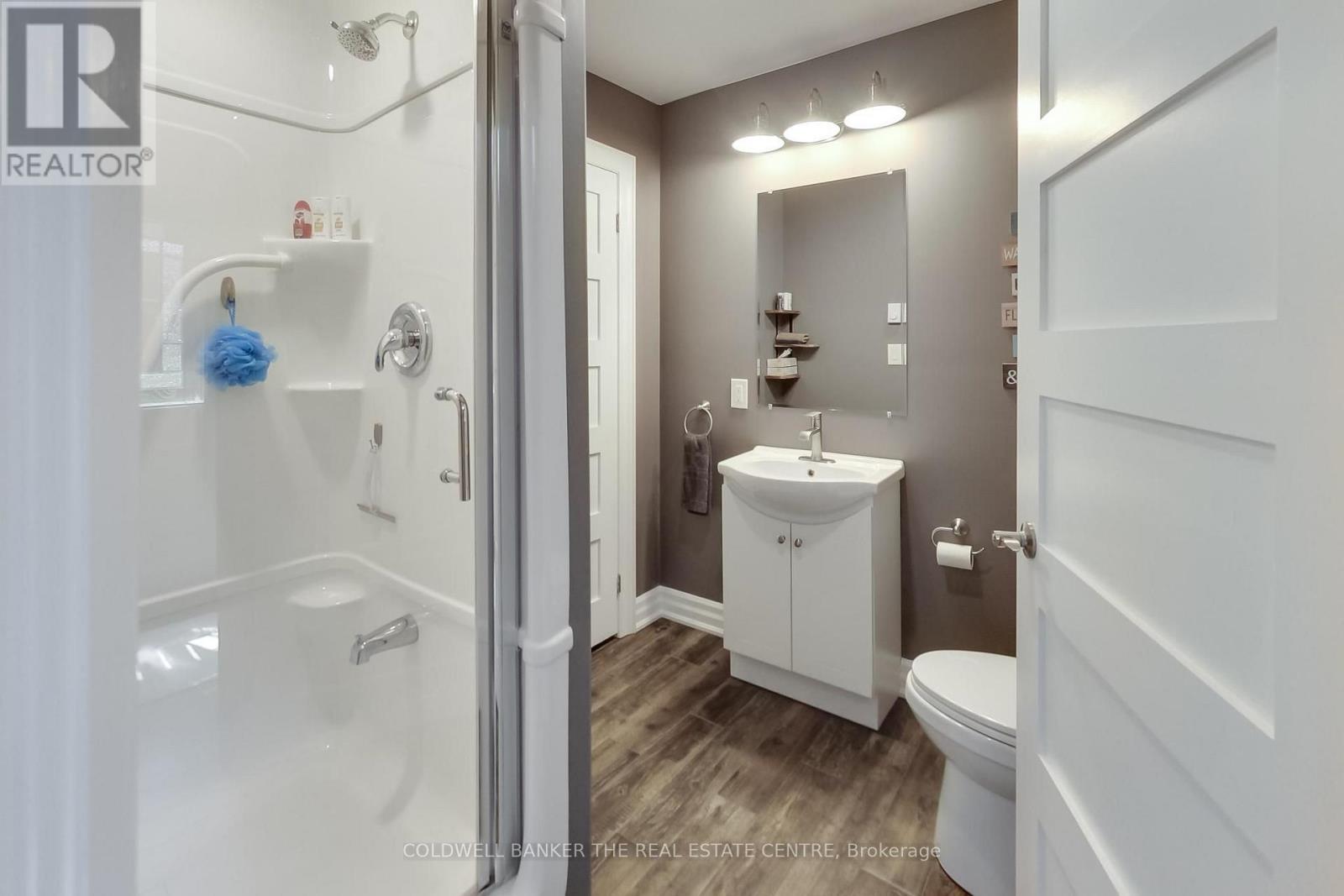 224 Lakeshore Road E Property Photo 23
