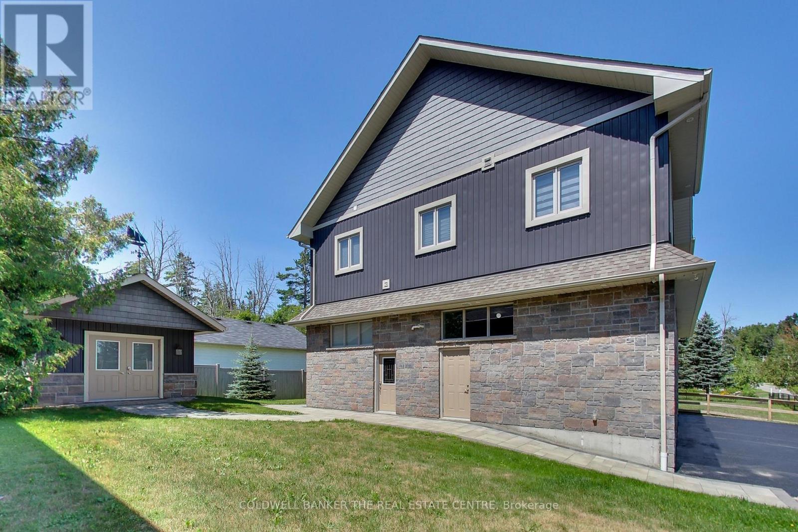 224 Lakeshore Road E Property Photo 25