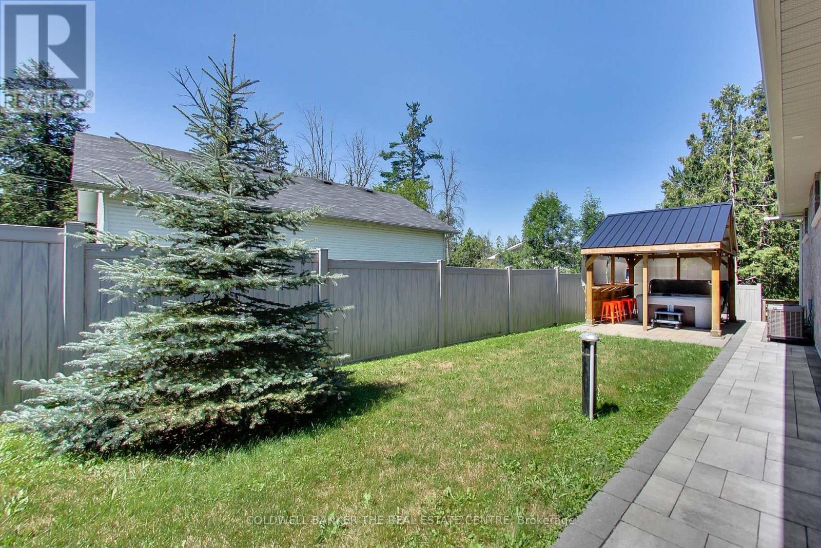 224 Lakeshore Road E Property Photo 26