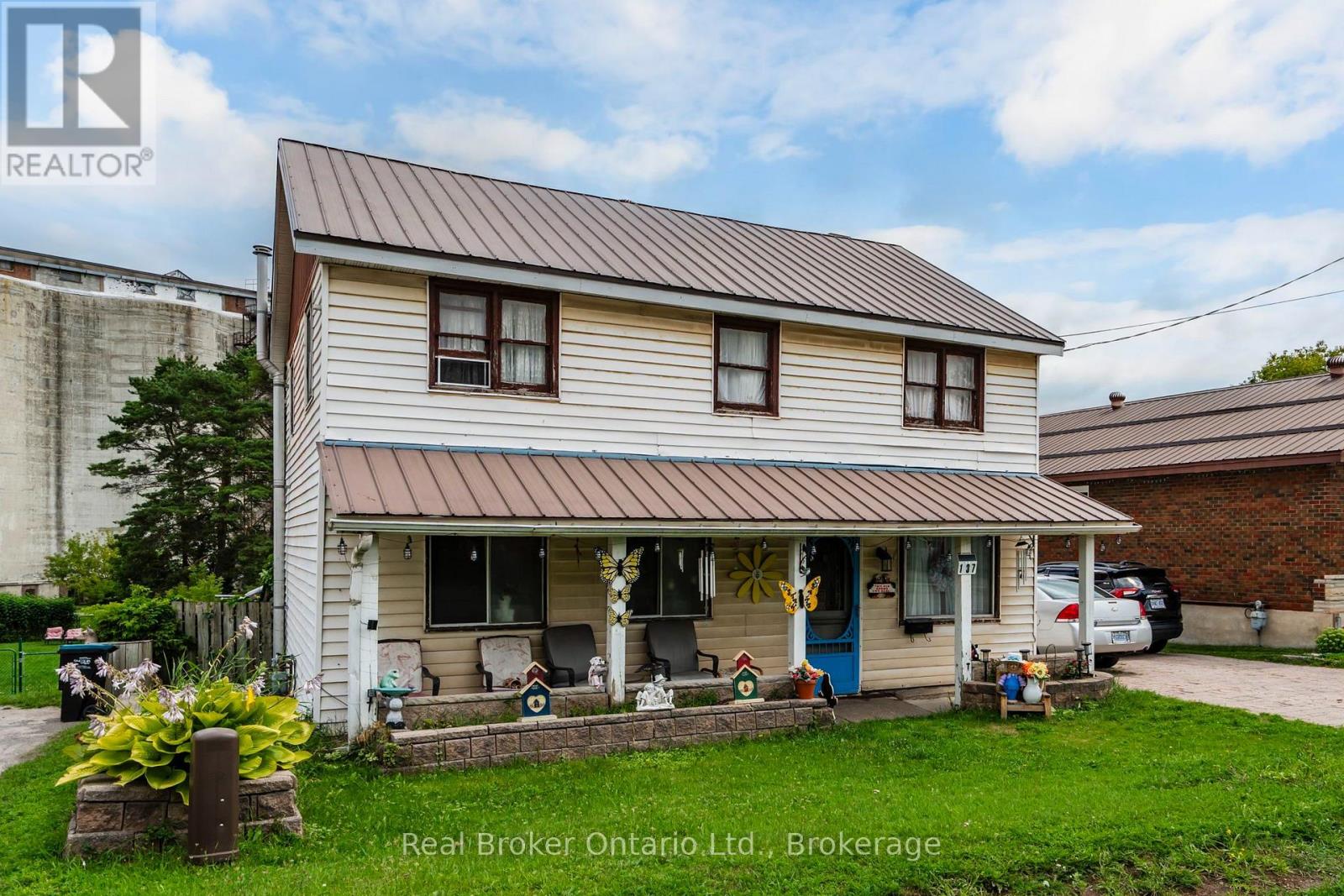 137 FOURTH STREET Property Photo 1
