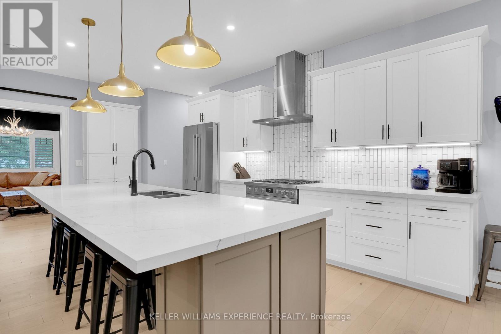 41 Heron Boulevard Property Photo 6