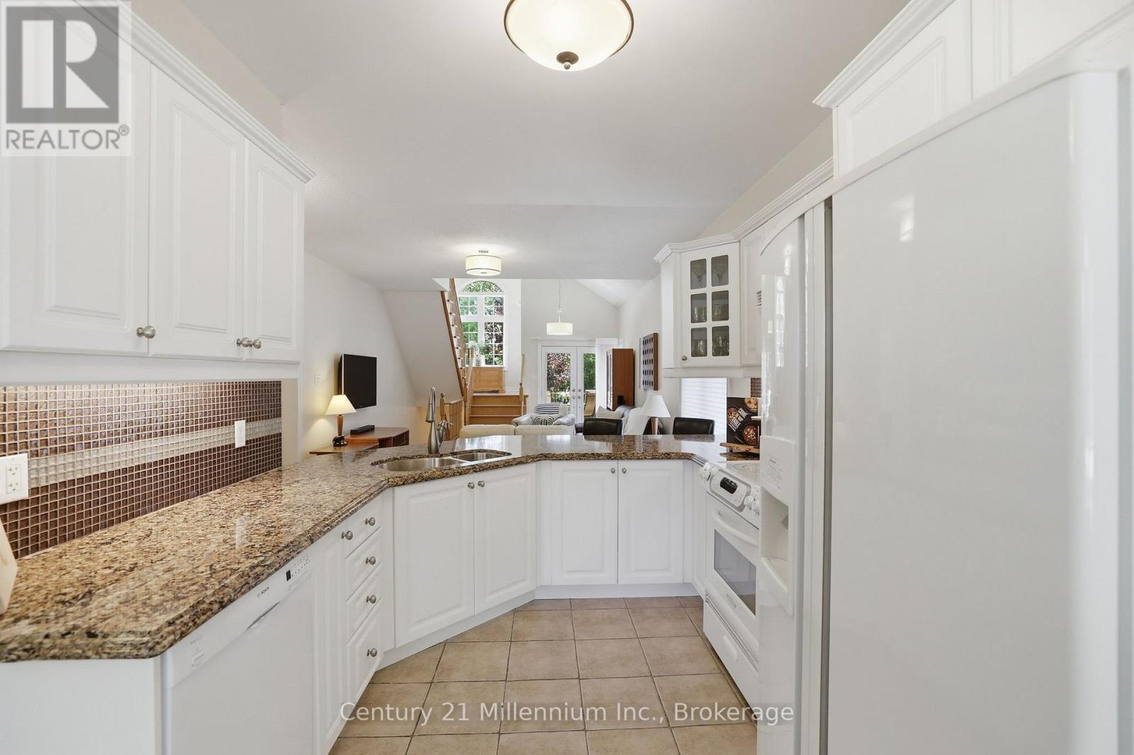 18 Thomas Drive Property Photo 9