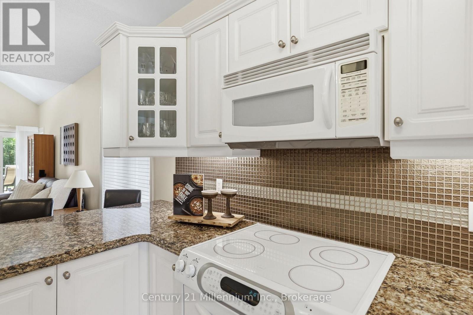 18 Thomas Drive Property Photo 11