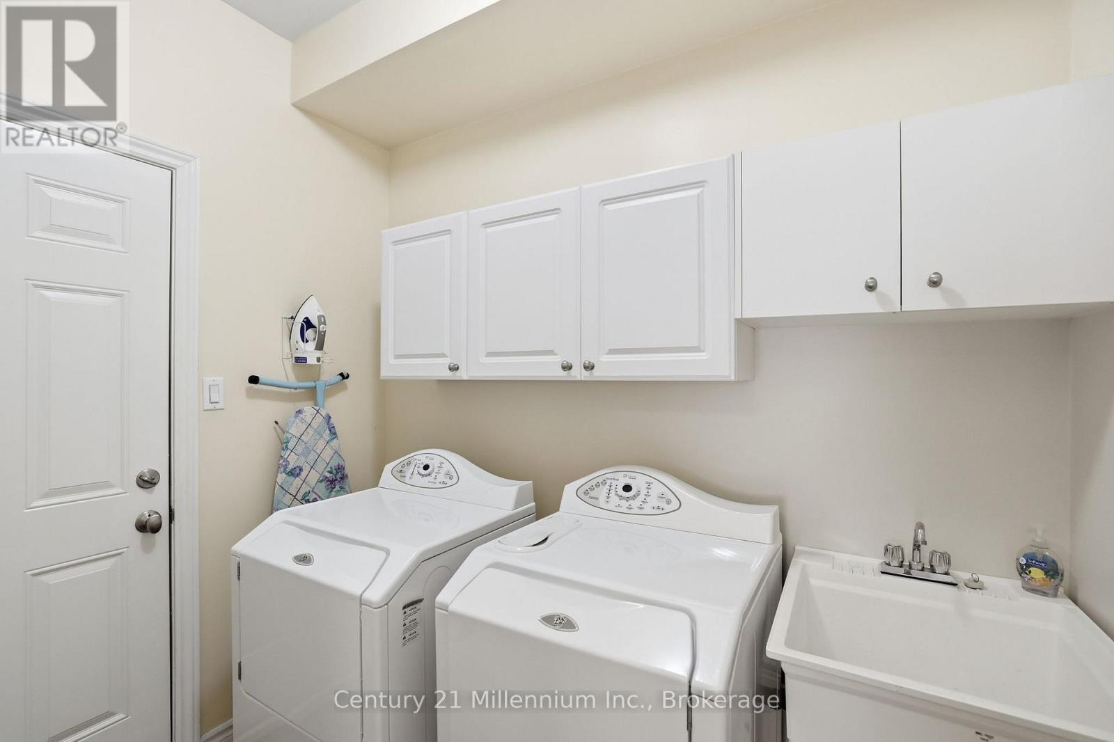 18 Thomas Drive Property Photo 24