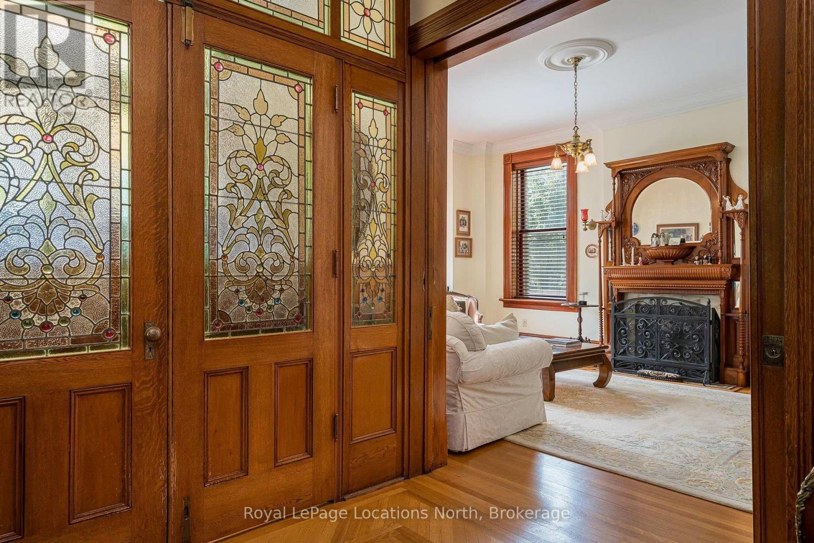 291 Third Street Property Photo 8