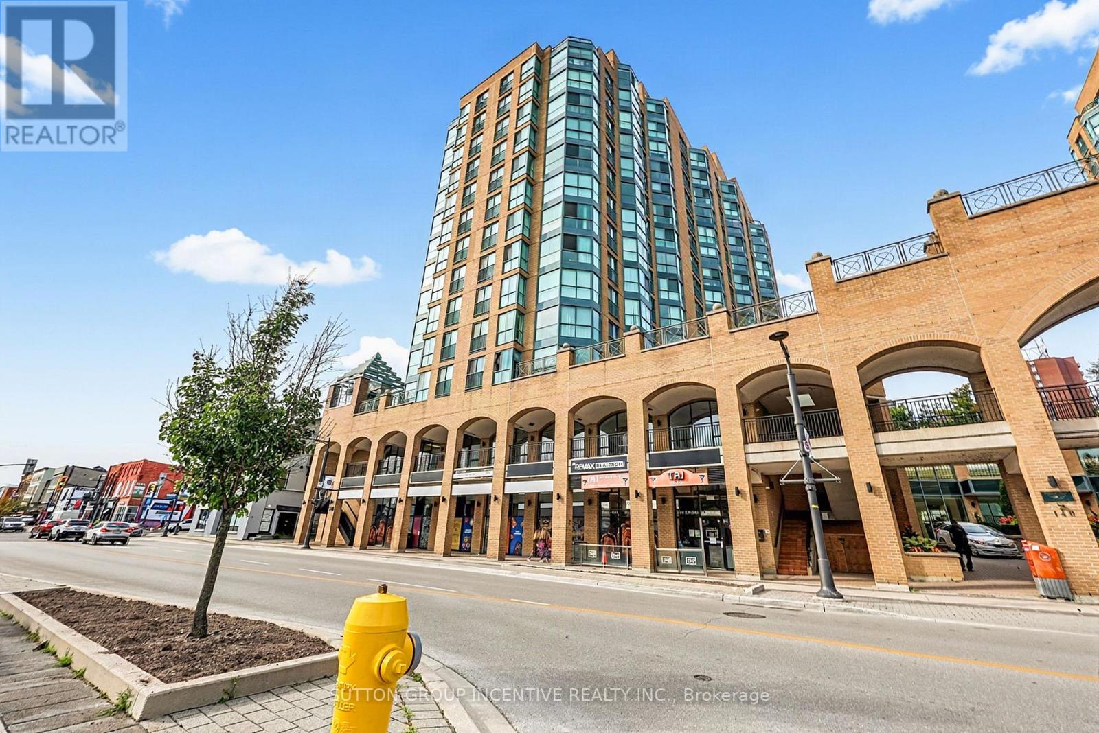 304 - 140 Dunlop Street E Property Photo 2