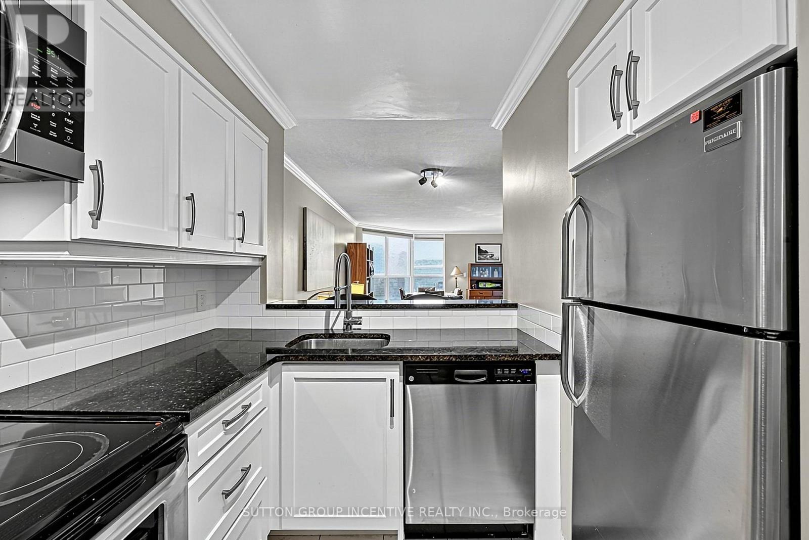 304 - 140 Dunlop Street E Property Photo 8