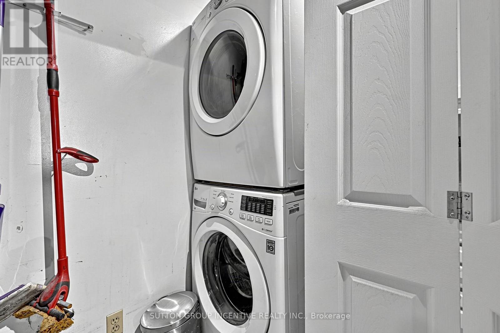 304 - 140 Dunlop Street E Property Photo 21