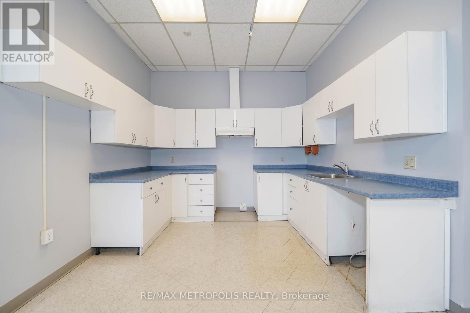 S13811780 Property Photo 15