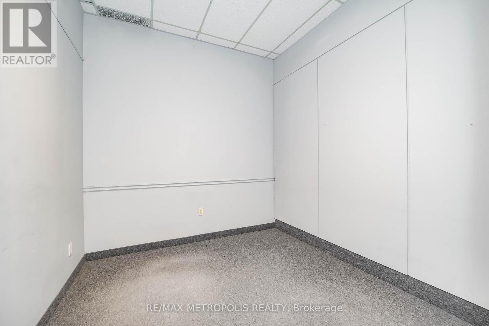 S13811780 Property Photo 30
