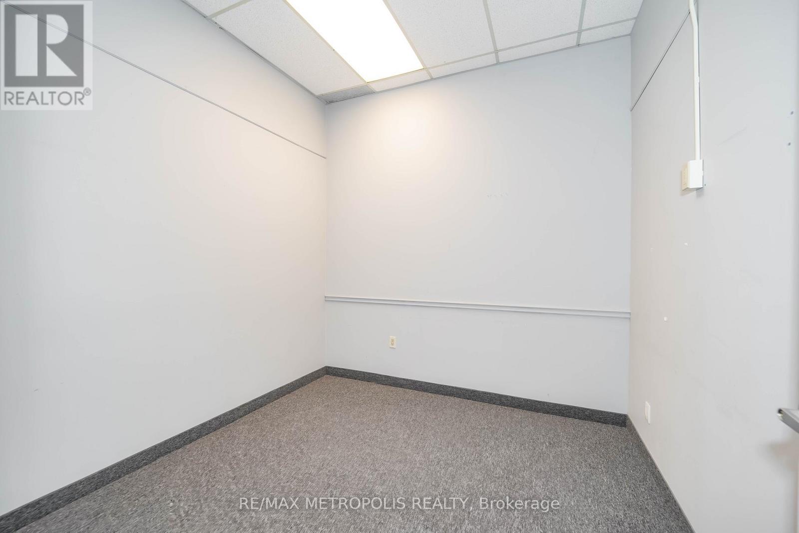 S13811780 Property Photo 31