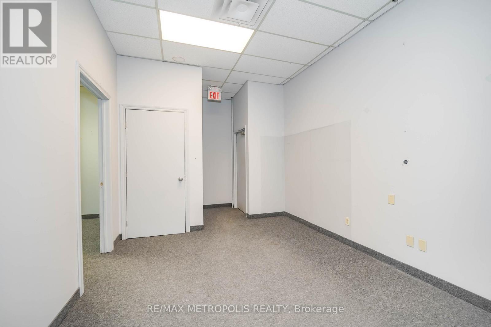 S13811780 Property Photo 39