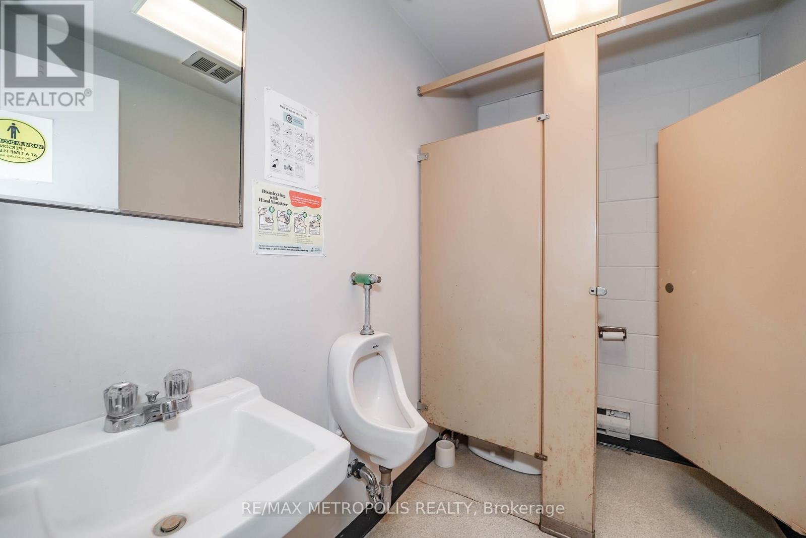 S13811780 Property Photo 40