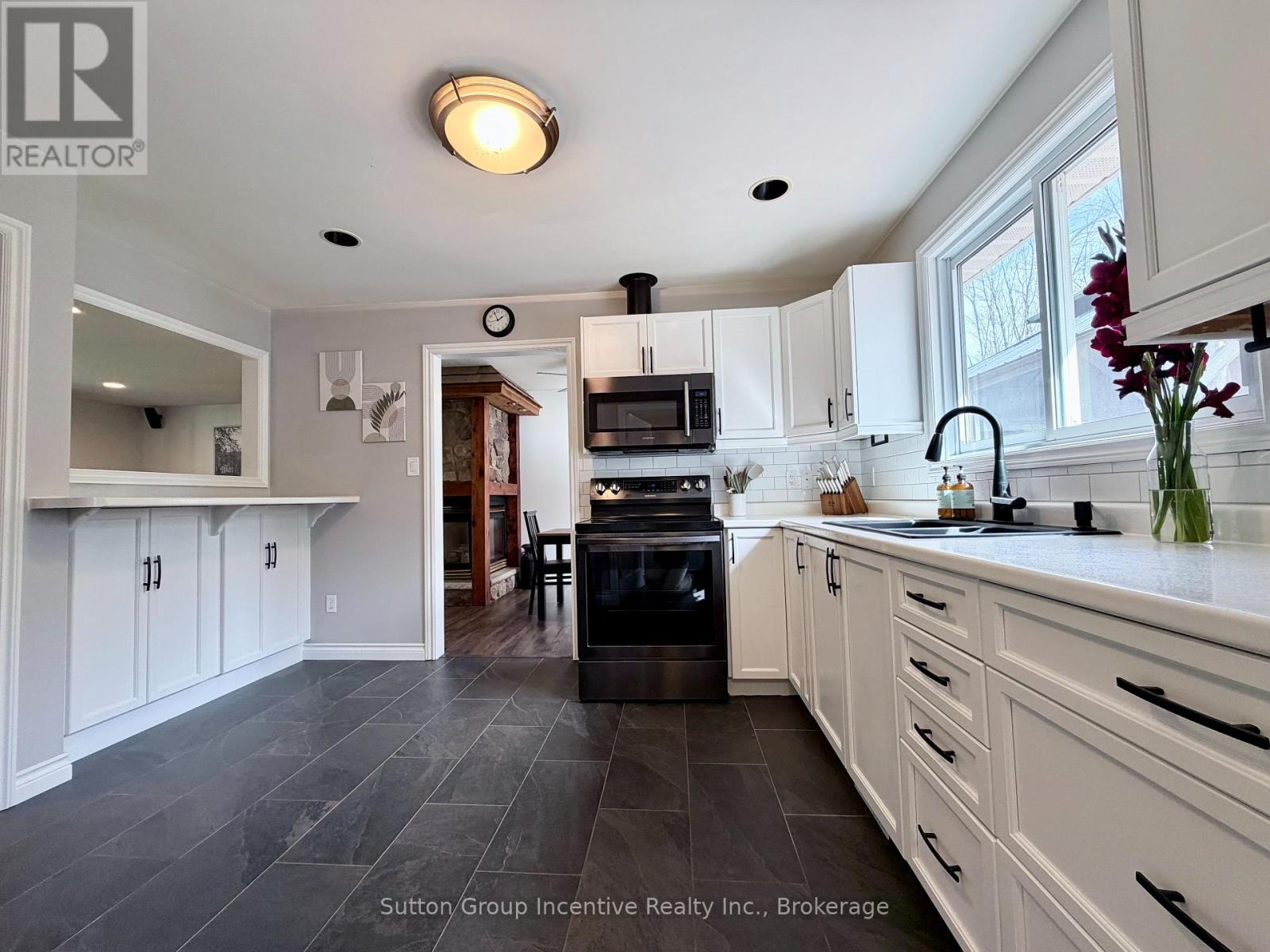 9 George Street Property Photo 12