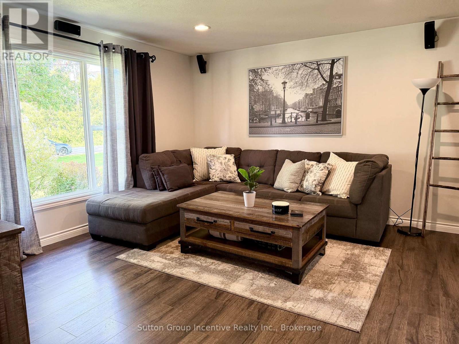 9 George Street Property Photo 17