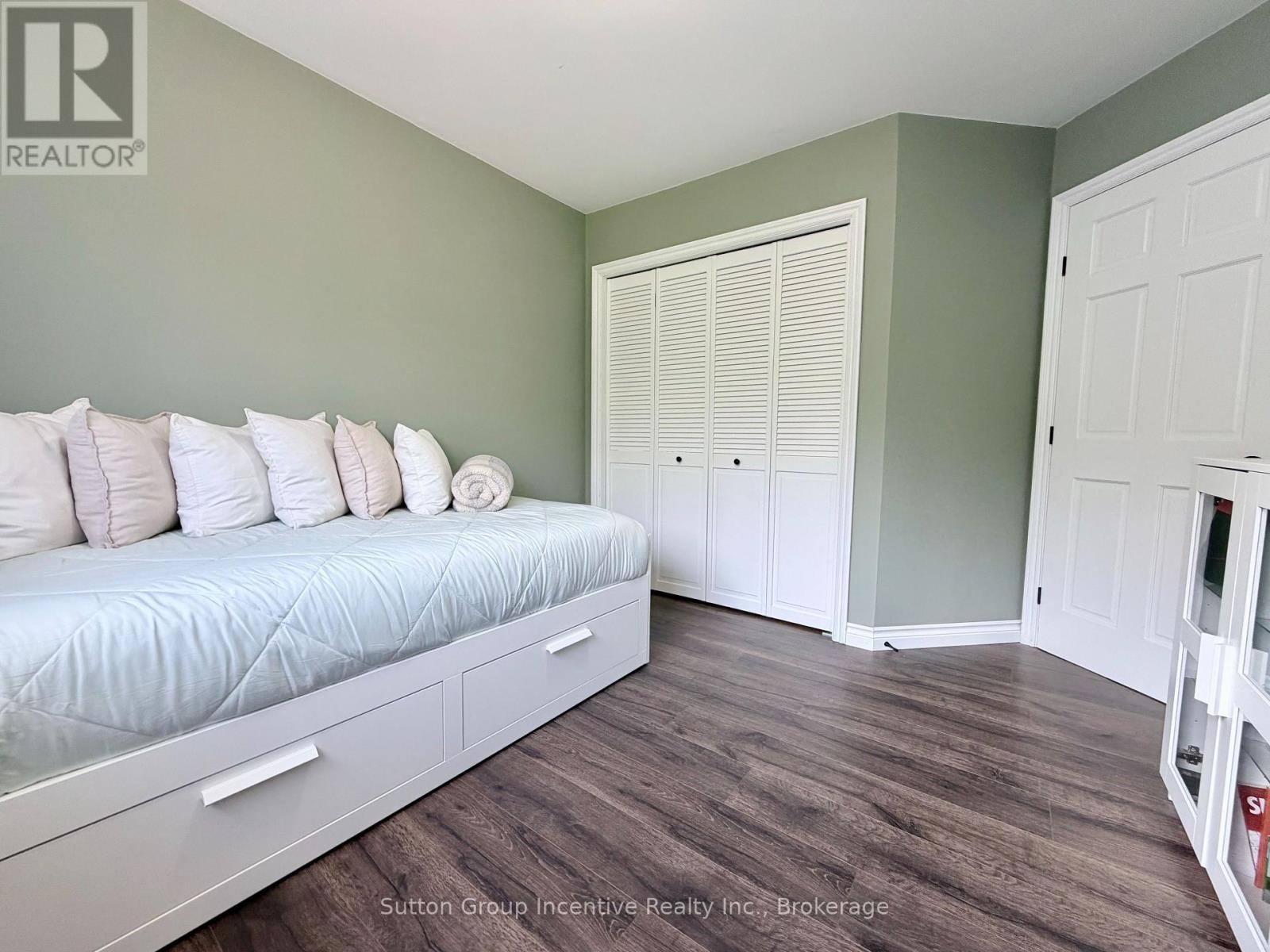 9 George Street Property Photo 29