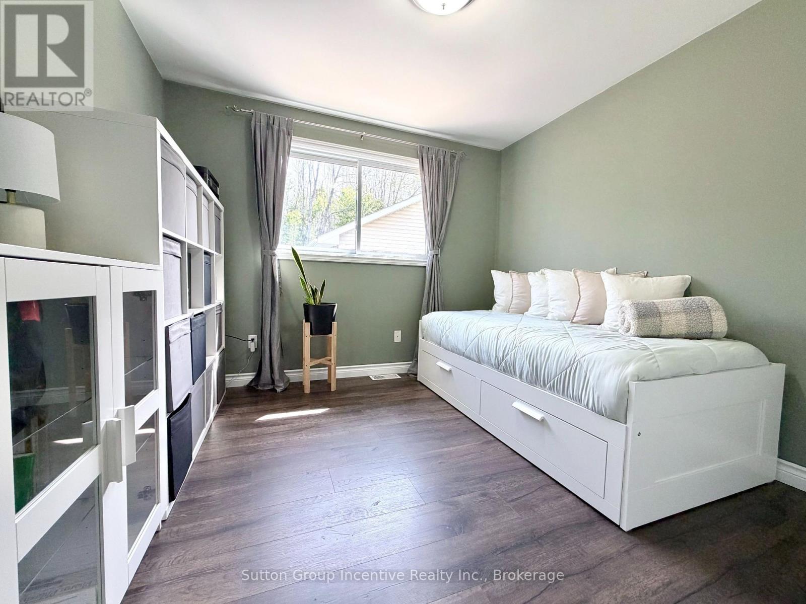 9 George Street Property Photo 30