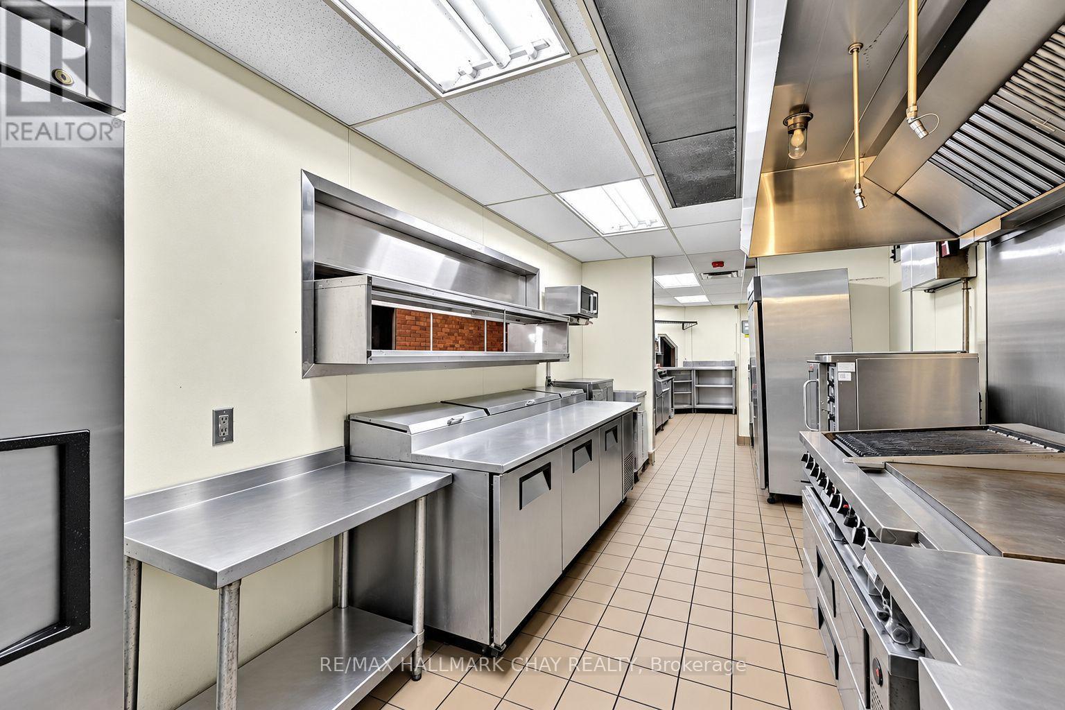 137 Dunlop Street E Property Photo 17