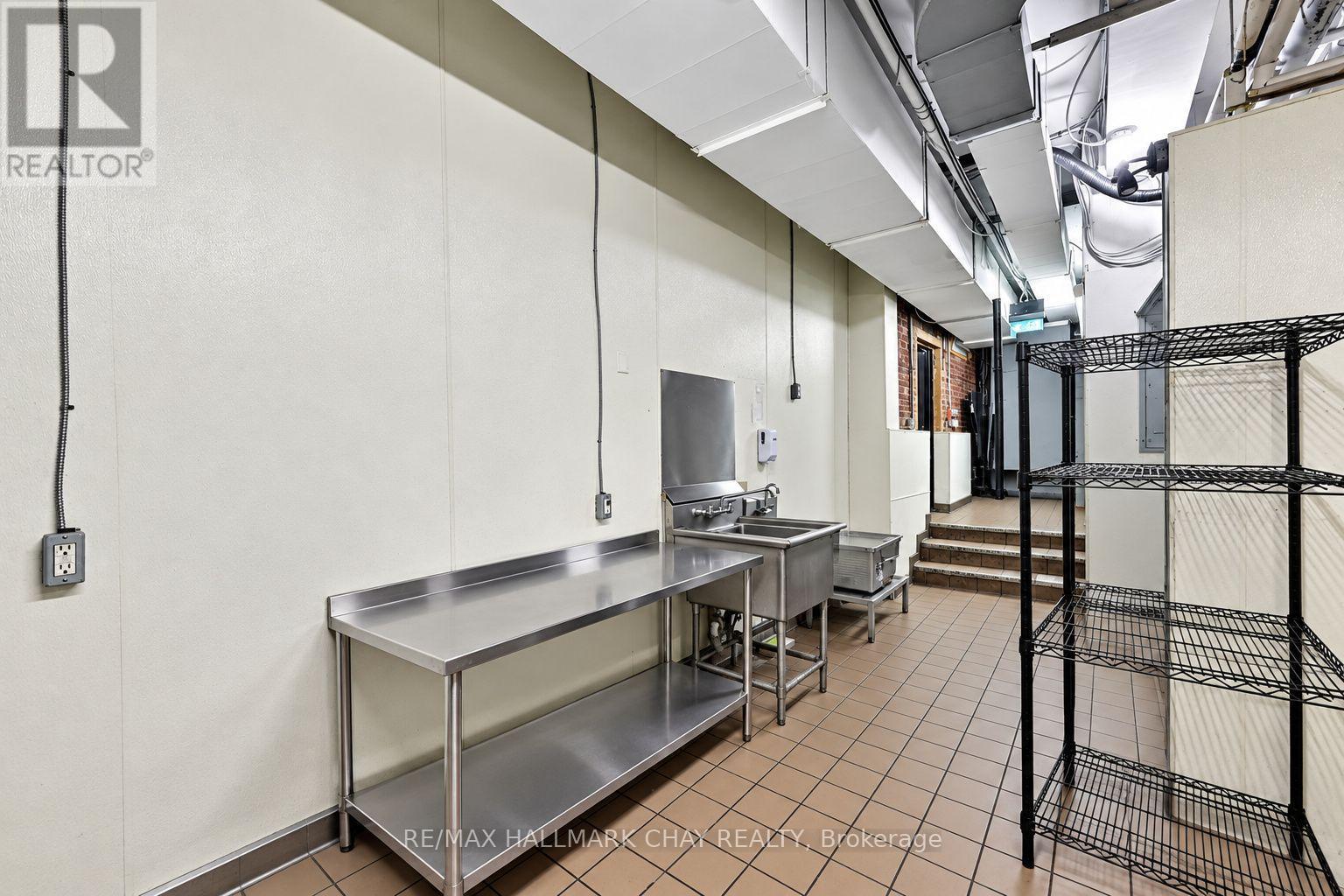 137 Dunlop Street E Property Photo 20