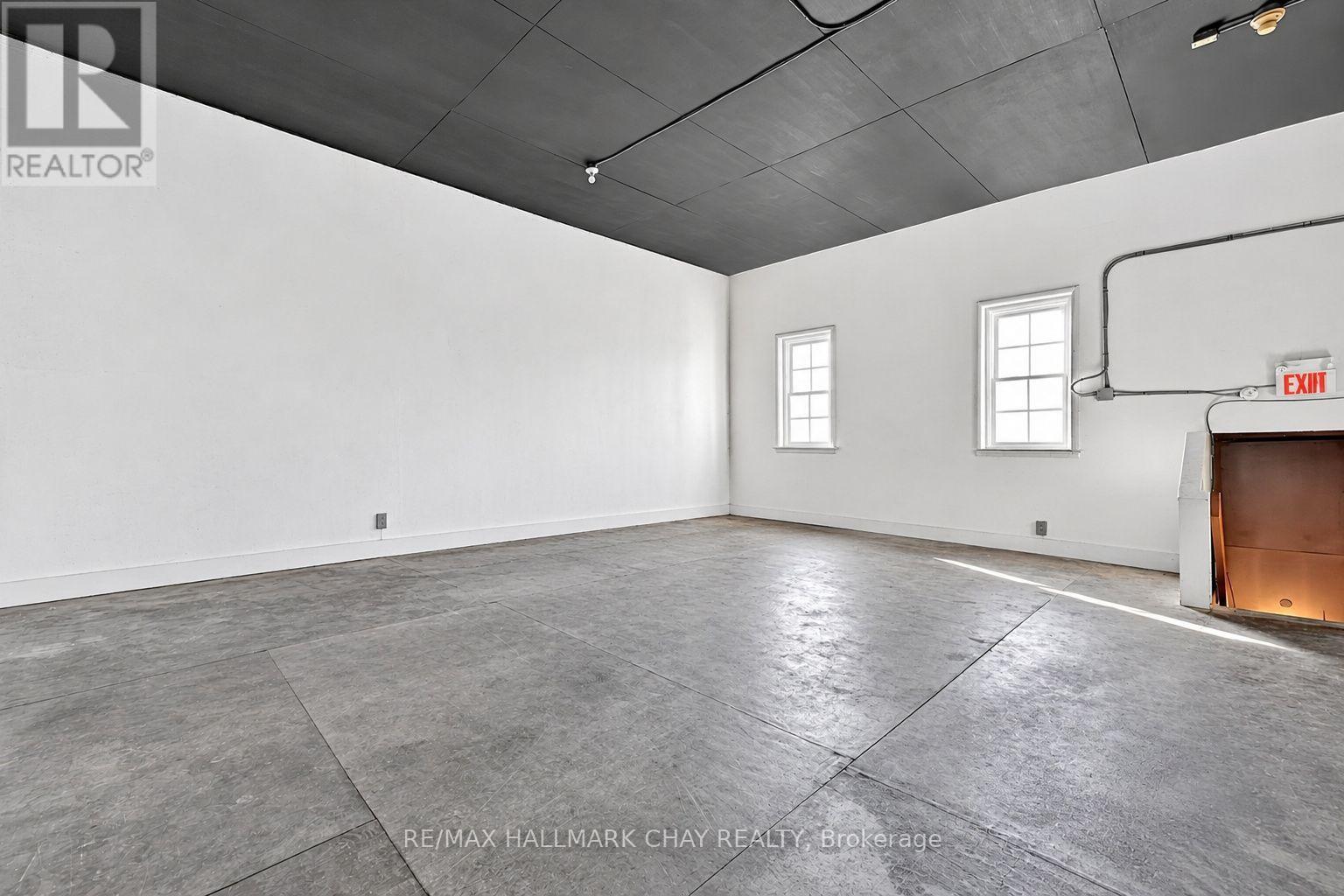137 Dunlop Street E Property Photo 24