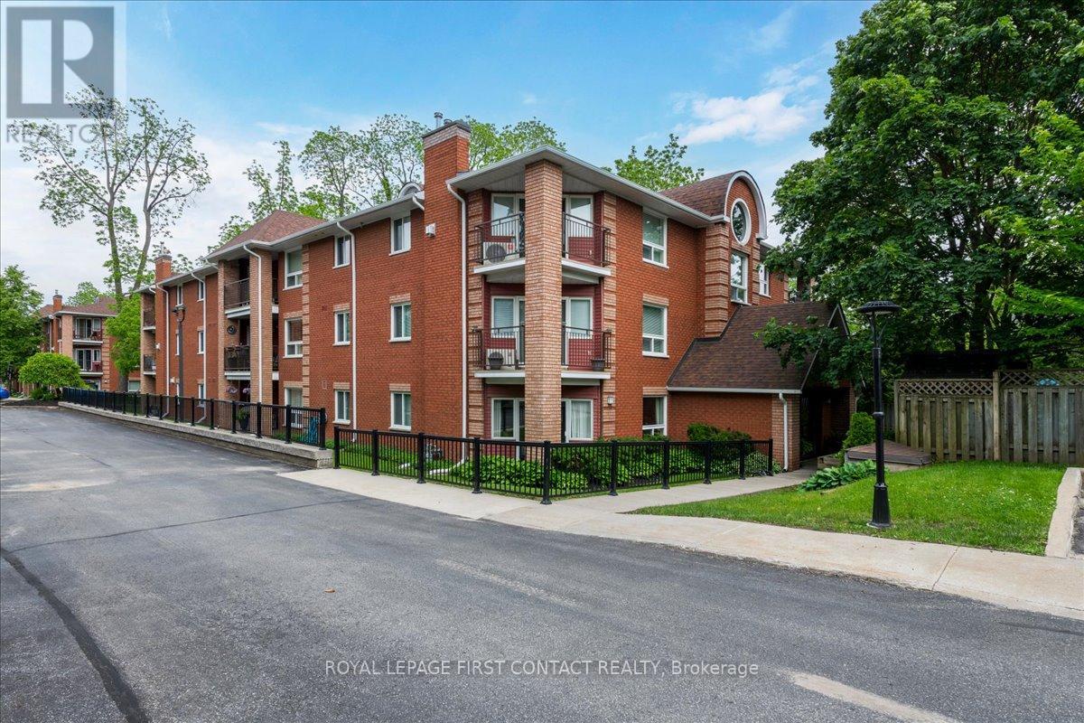 102 - 131 CLAPPERTON STREET Property Photo 1